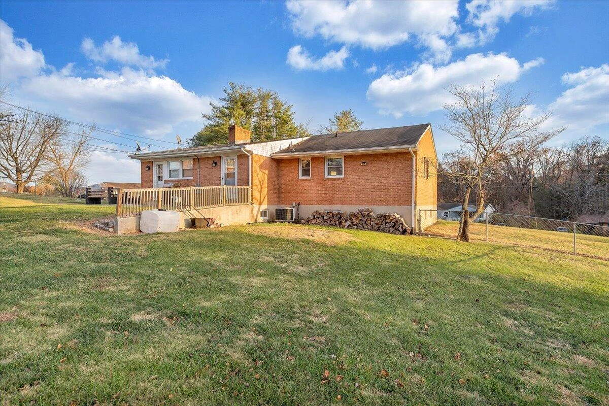 304 Dawnridge LN - Photo 43