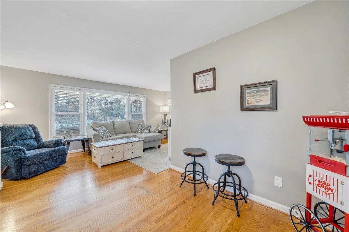 304 Dawnridge LN - Photo 10