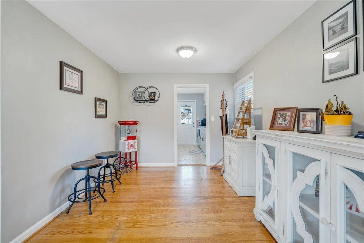 304 Dawnridge LN - Photo 11