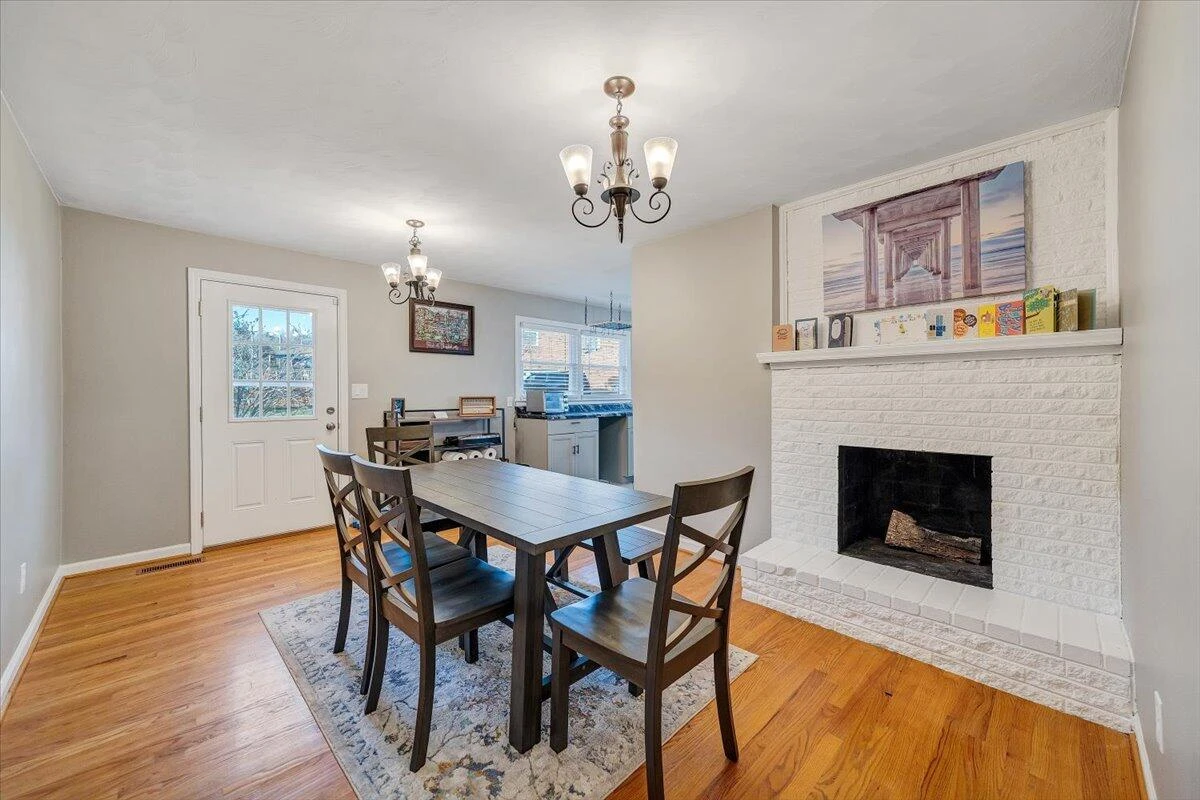 304 Dawnridge LN - Photo 12