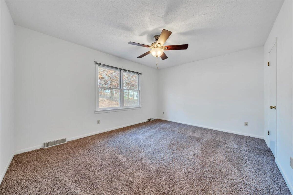 1127 Smith ST - Photo 16