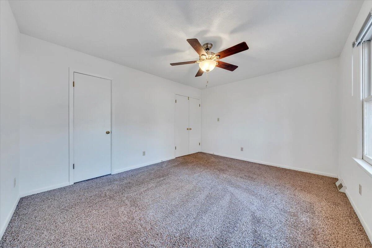 1127 Smith ST - Photo 17