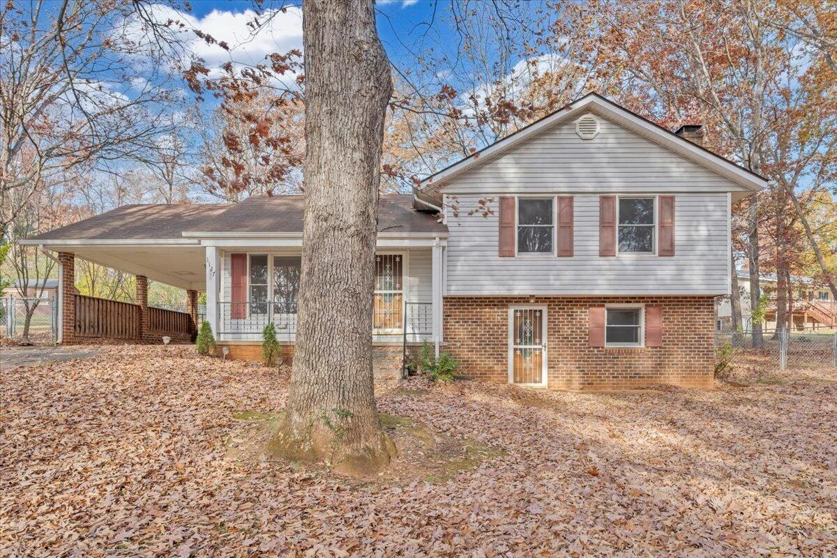 1127 Smith ST - Photo 3