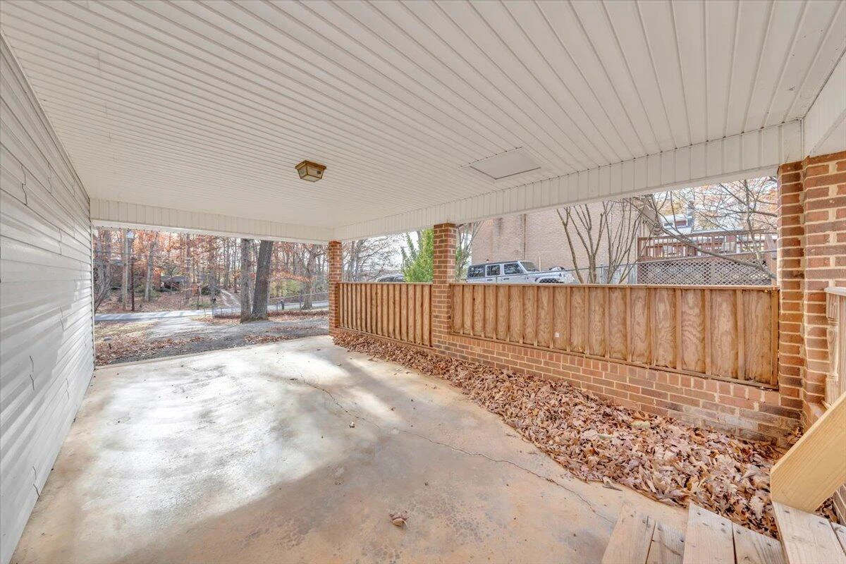 1127 Smith ST - Photo 34