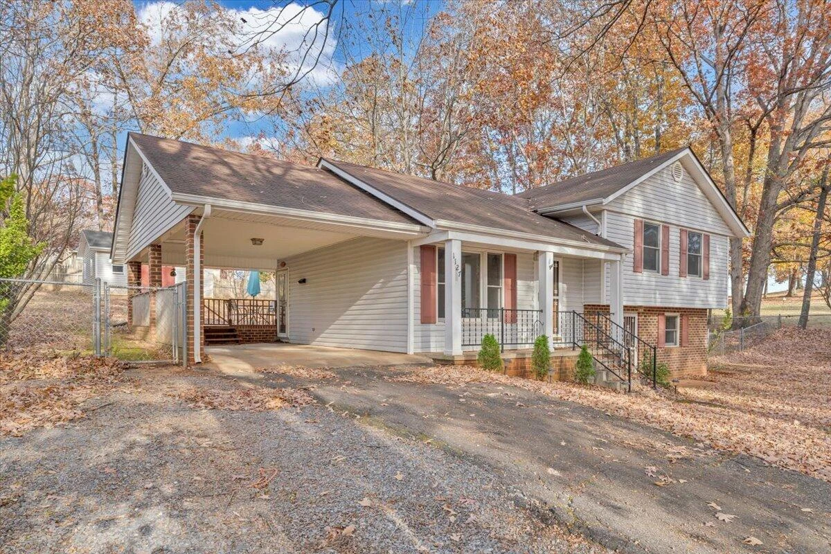 1127 Smith ST - Photo 4