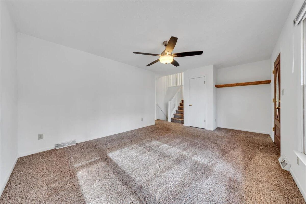 1127 Smith ST - Photo 6