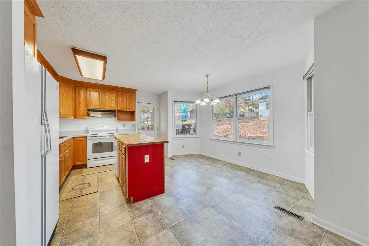 1127 Smith ST - Photo 8