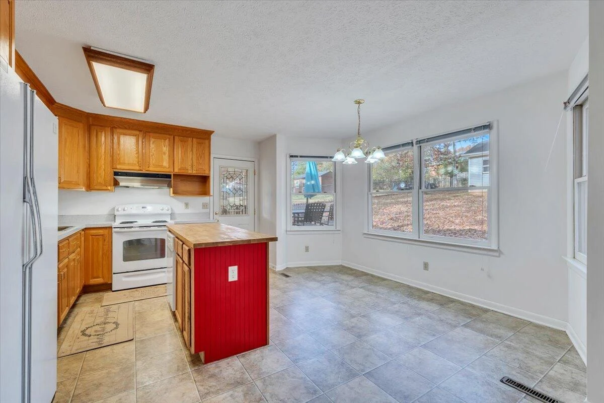 1127 Smith ST - Photo 9