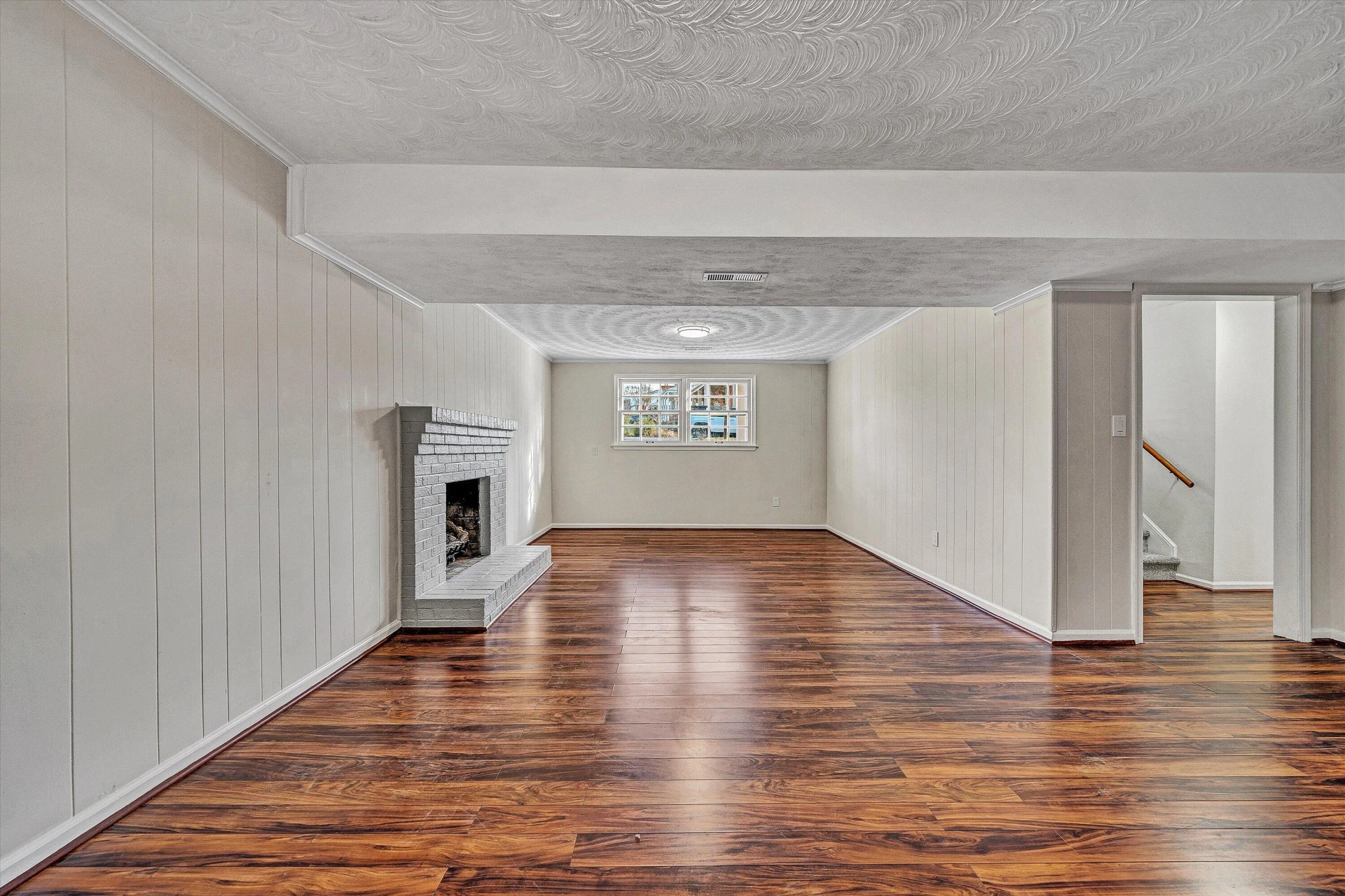 915 Halifax CIR - Photo 28