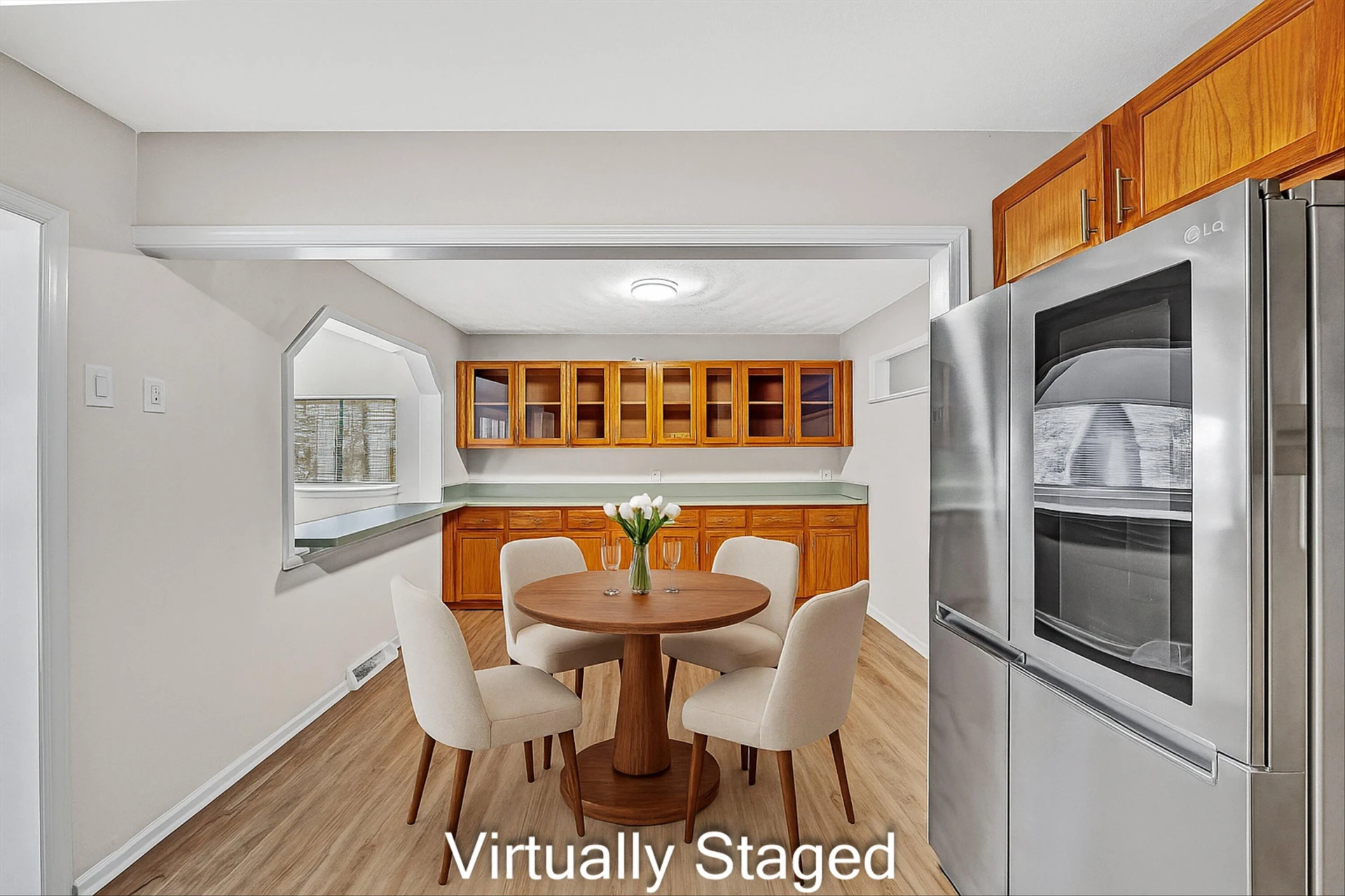 915 Halifax CIR - Photo 3