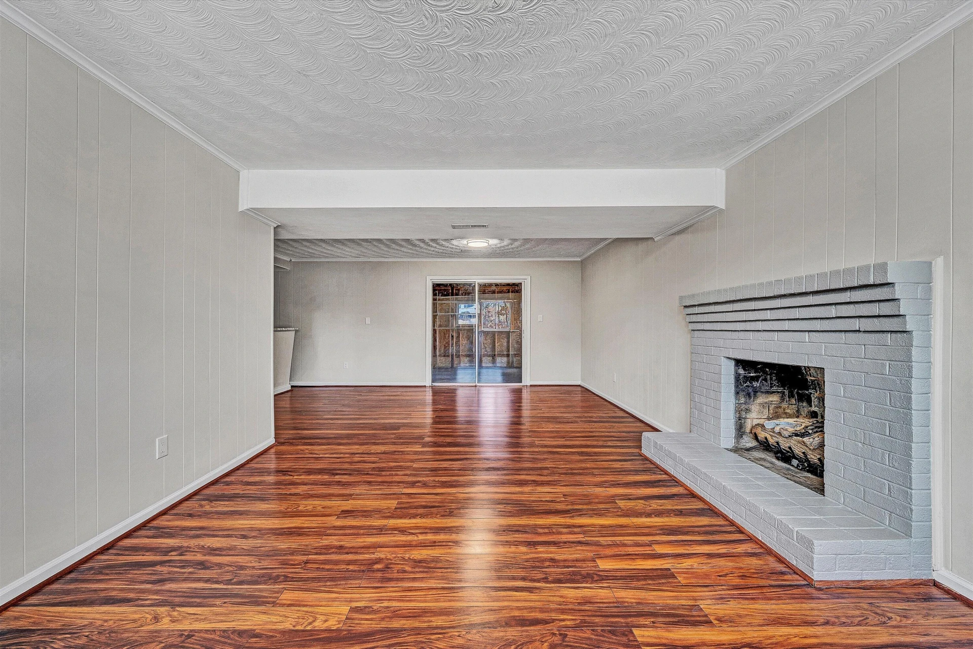 915 Halifax CIR - Photo 31