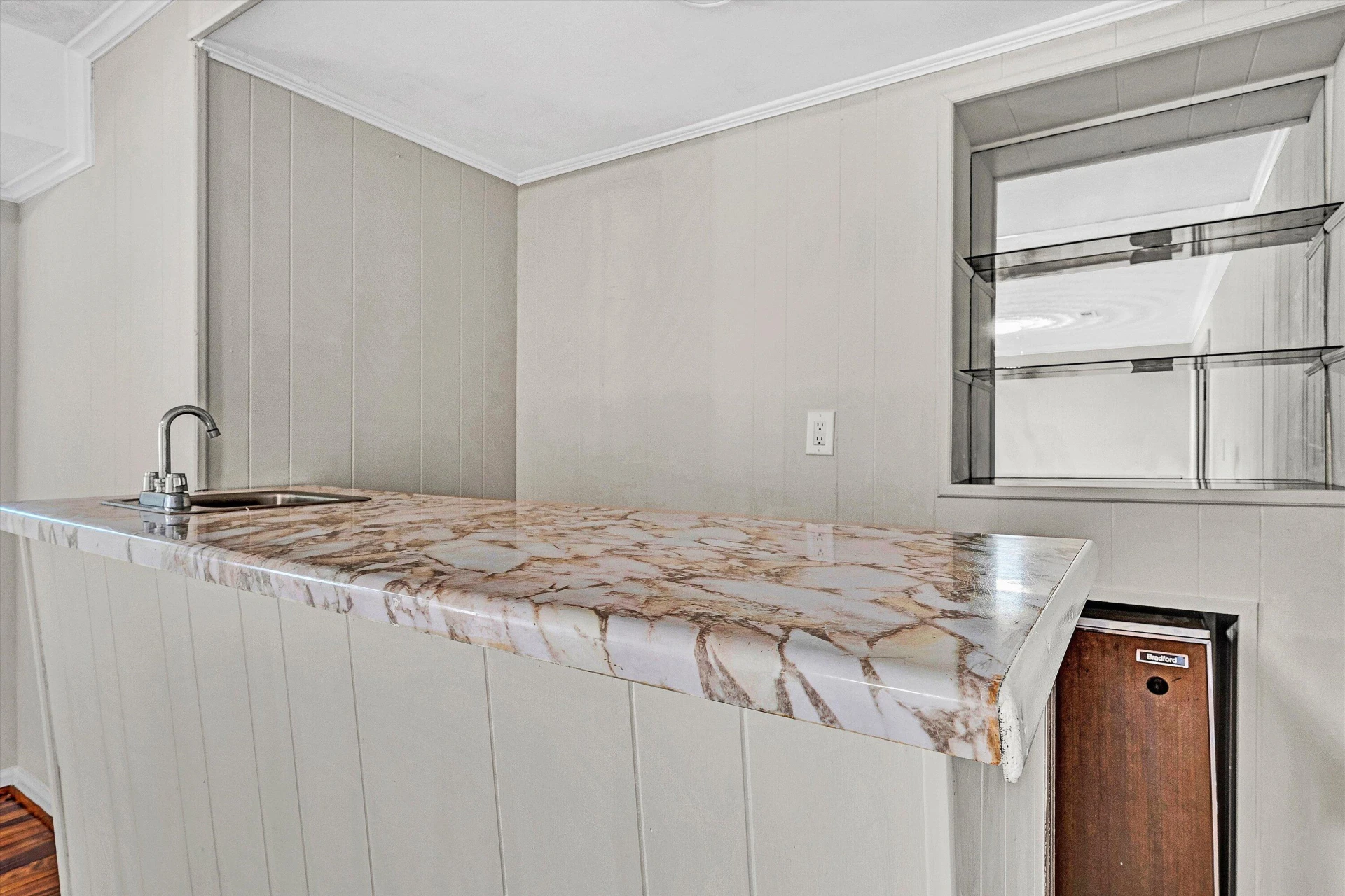 915 Halifax CIR - Photo 33