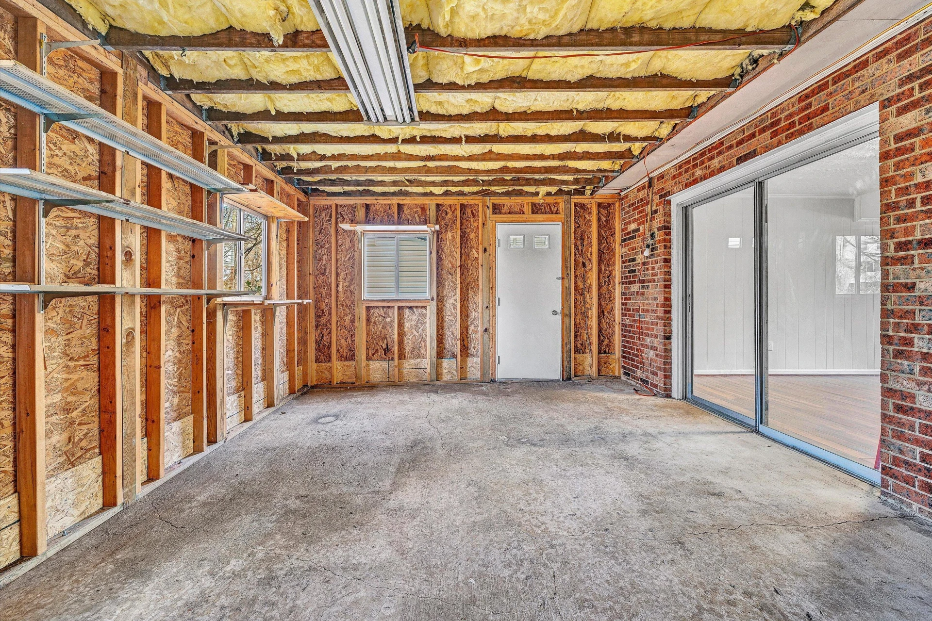 915 Halifax CIR - Photo 35