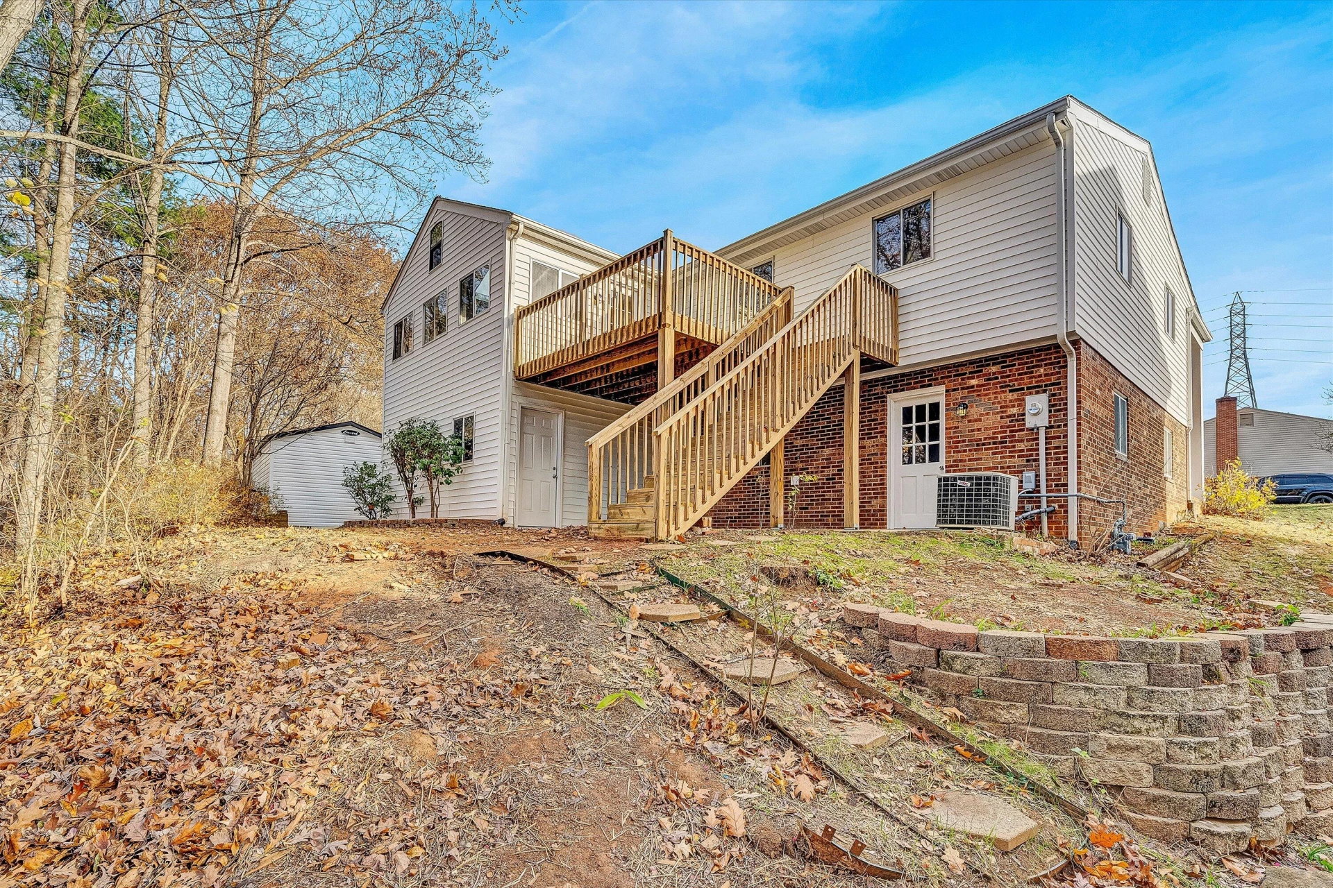 915 Halifax CIR - Photo 43