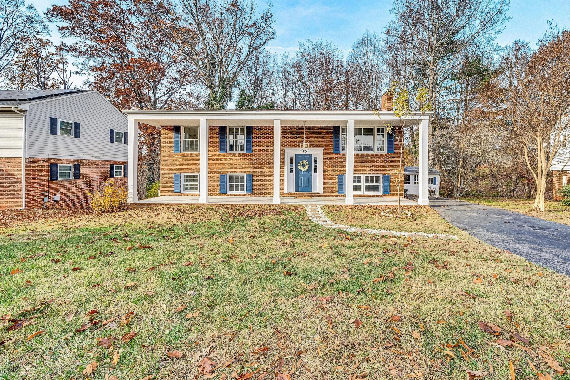 915 Halifax CIR - Photo 44