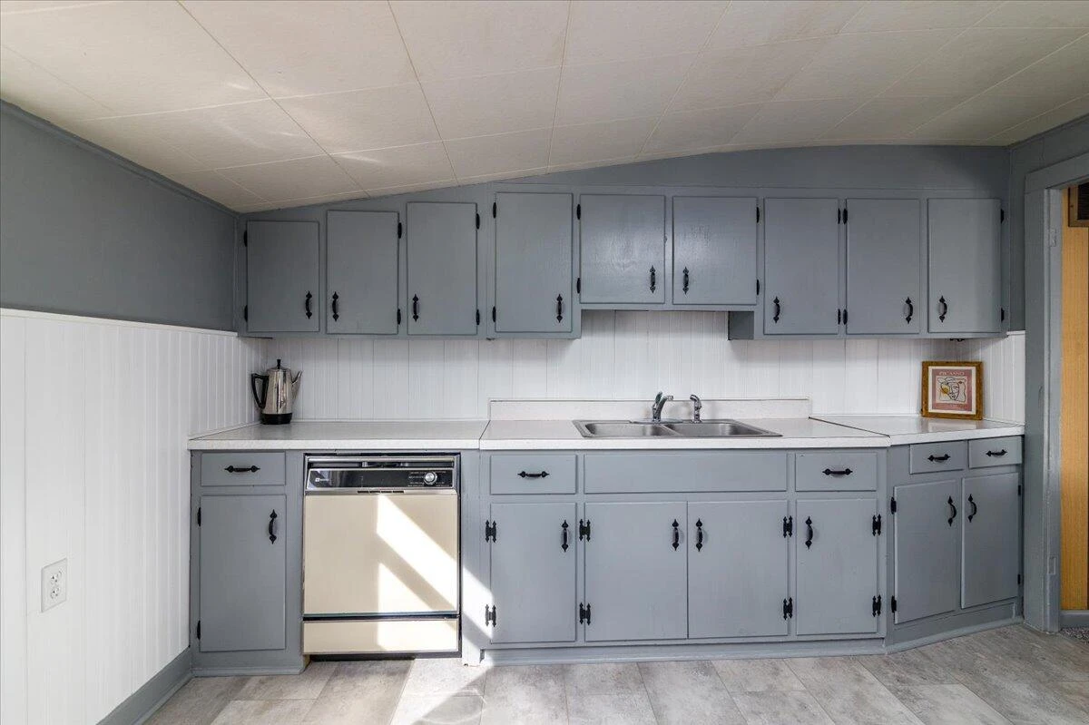4668 Webbs Mill RD - Photo 15