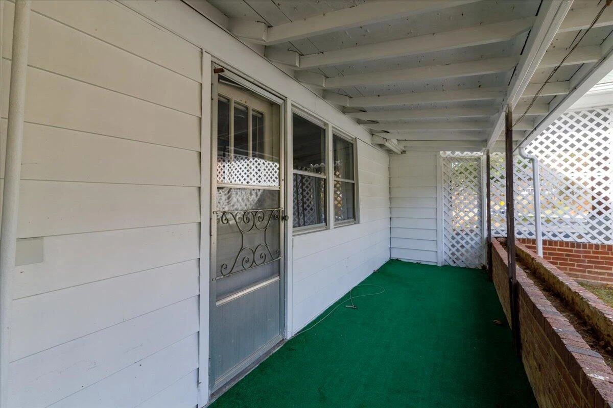 4668 Webbs Mill RD - Photo 24
