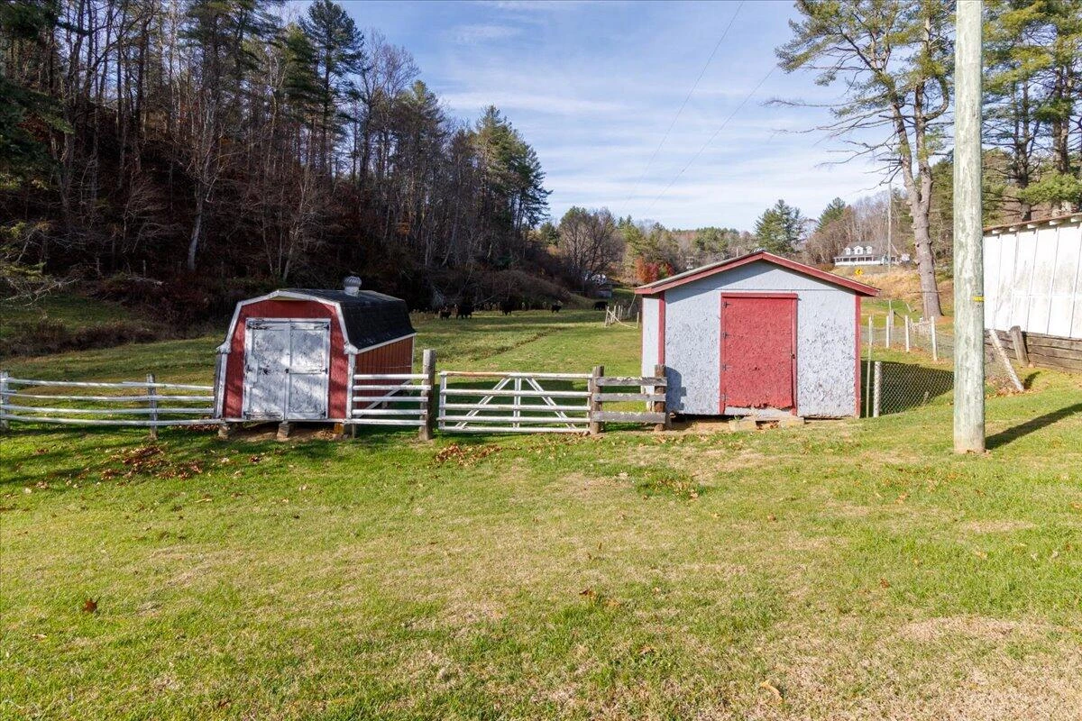 4668 Webbs Mill RD - Photo 30