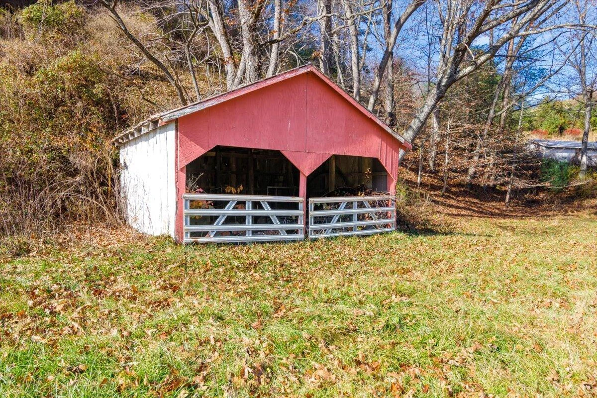 4668 Webbs Mill RD - Photo 34