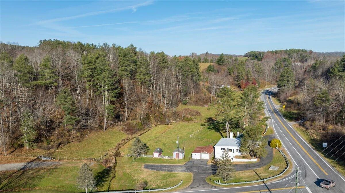 4668 Webbs Mill RD - Photo 37