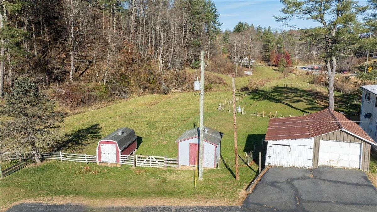 4668 Webbs Mill RD - Photo 38