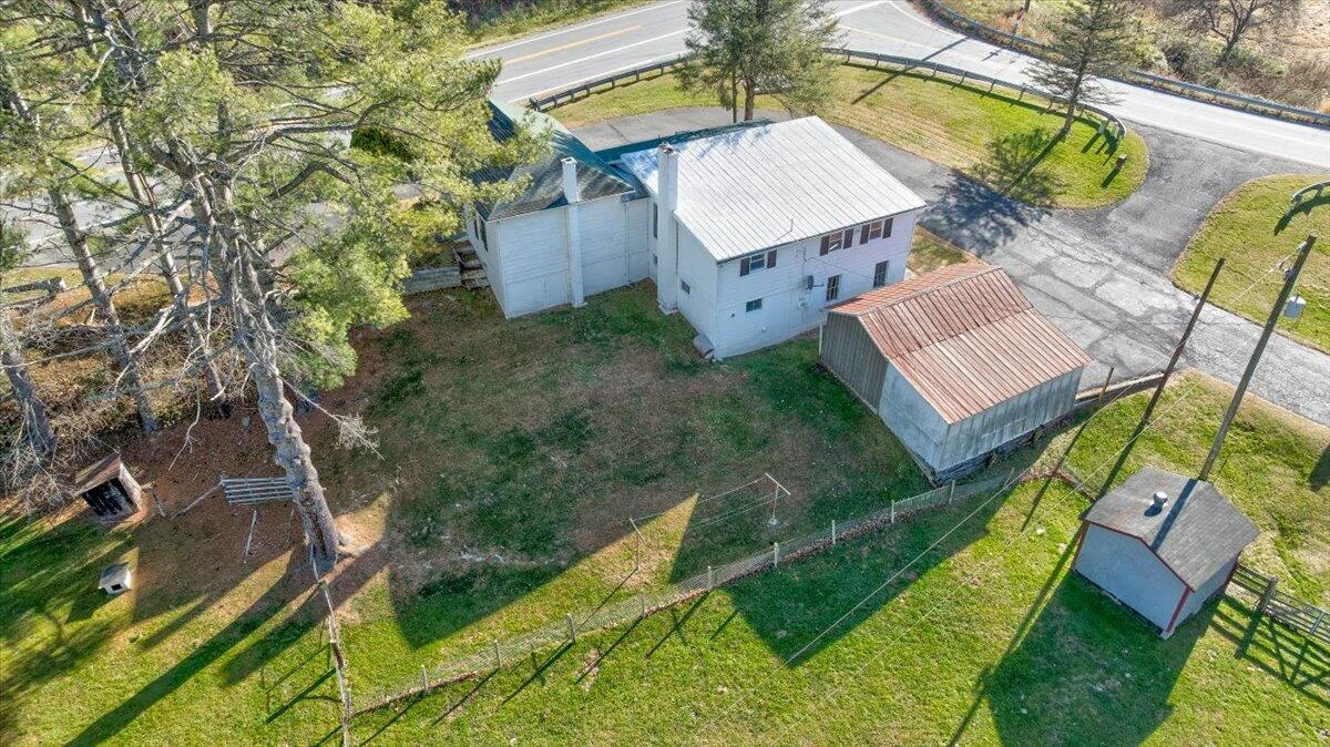 4668 Webbs Mill RD - Photo 40
