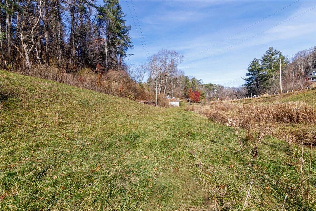 4668 Webbs Mill RD - Photo 52