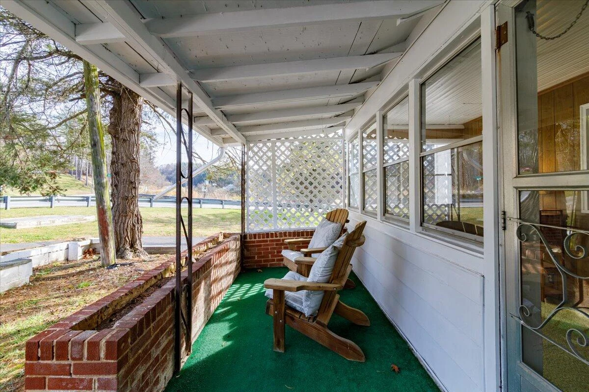 4668 Webbs Mill RD - Photo 8