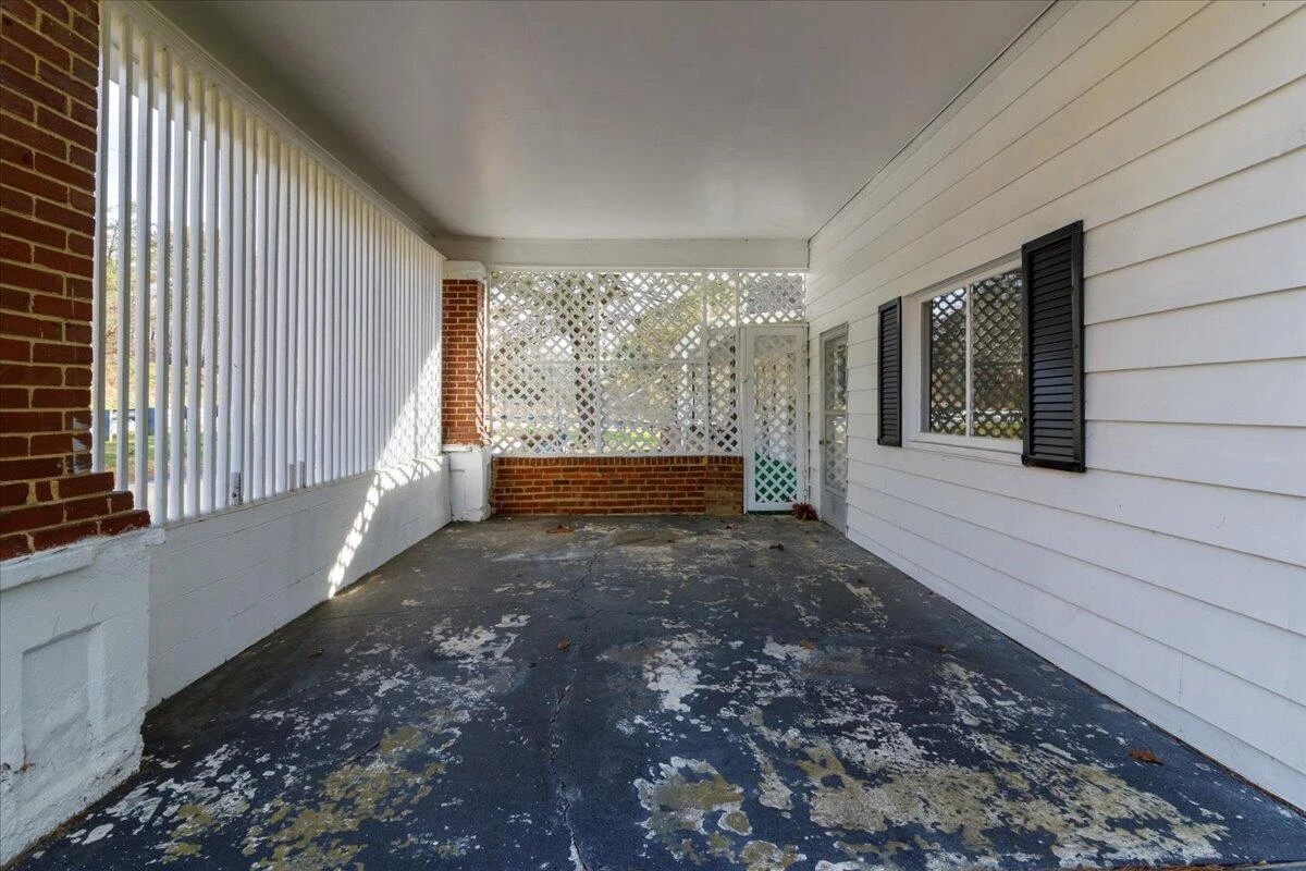 4668 Webbs Mill RD - Photo 9