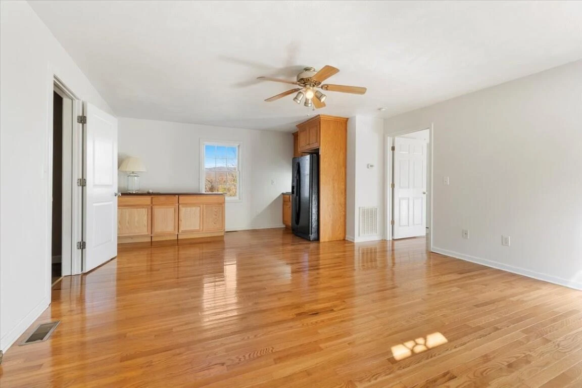 290 Crickett LN - Photo 23