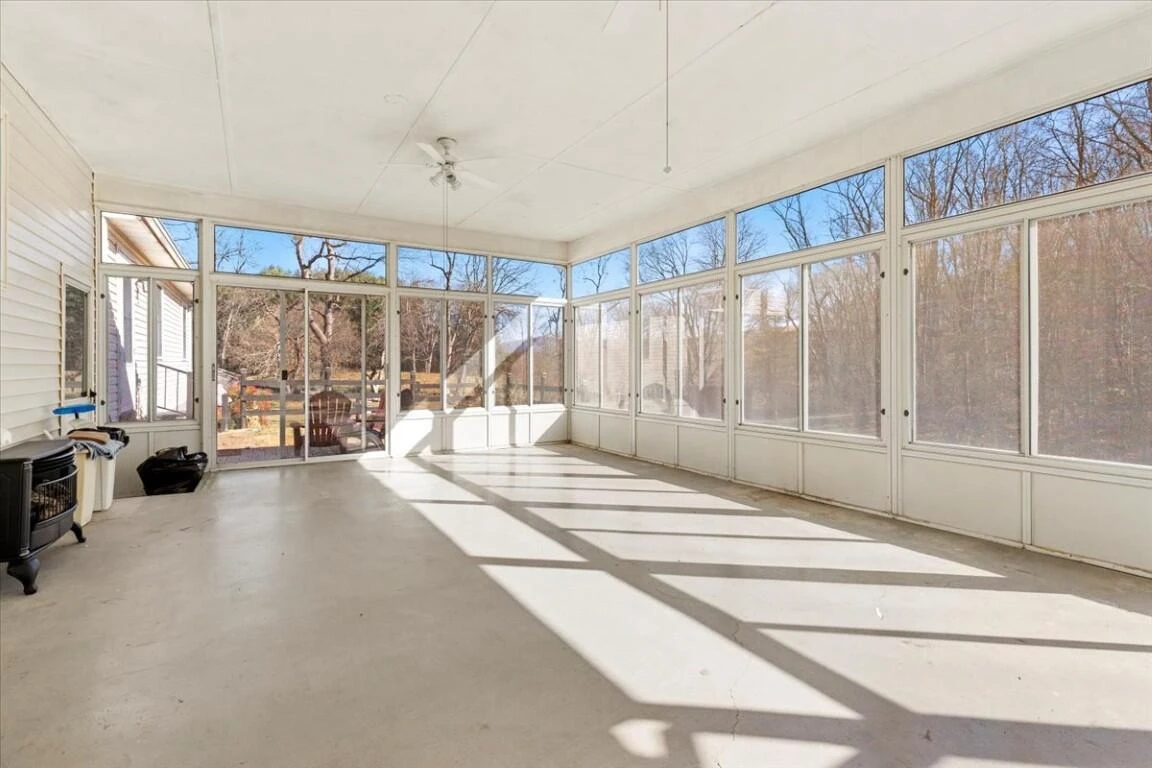 290 Crickett LN - Photo 41