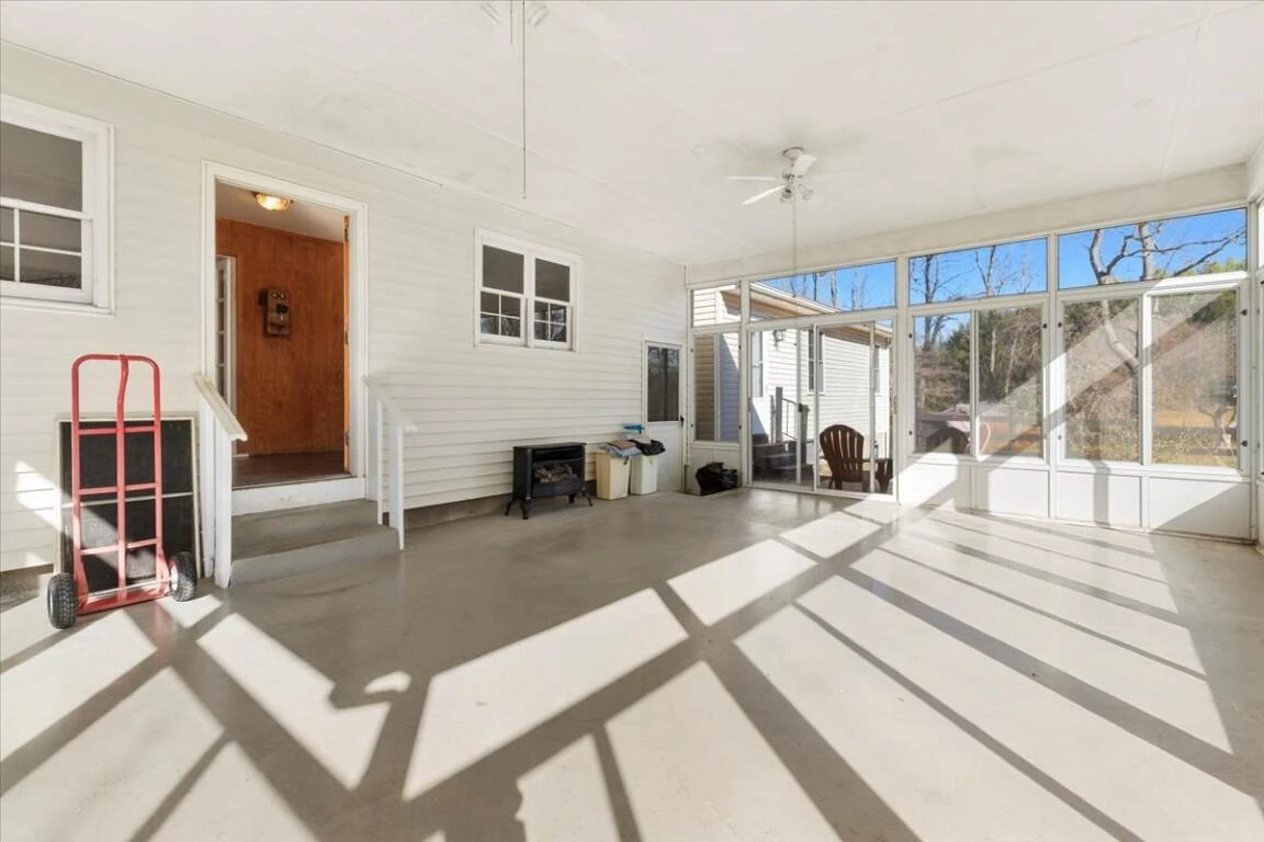 290 Crickett LN - Photo 42