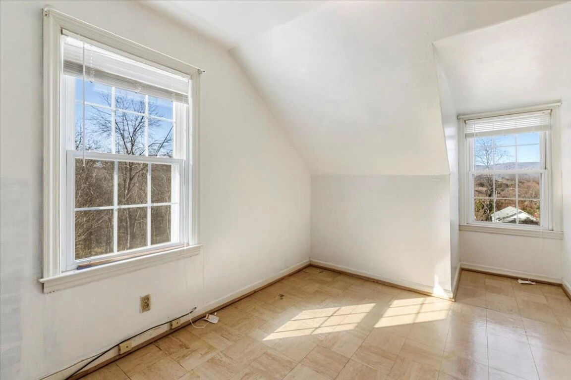 290 Crickett LN - Photo 46