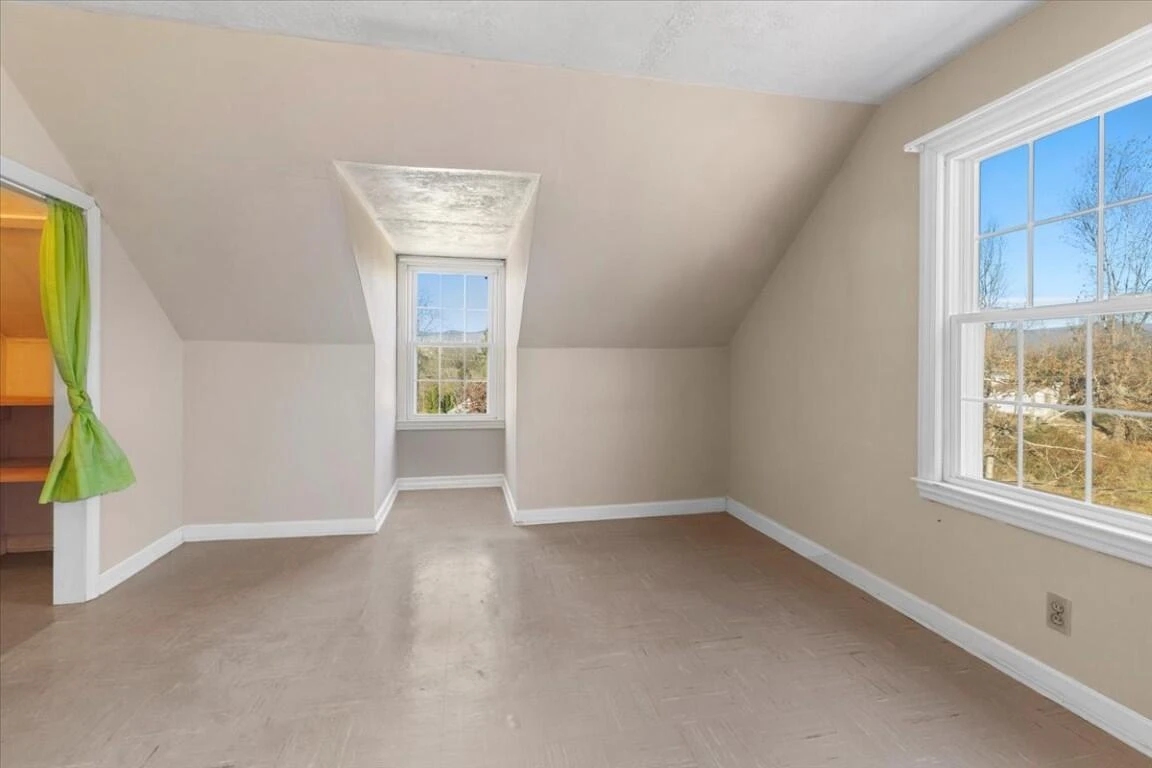290 Crickett LN - Photo 49
