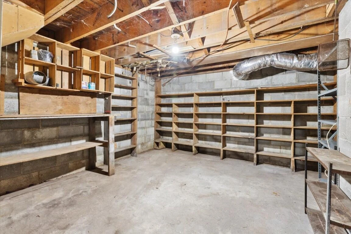 290 Crickett LN - Photo 53