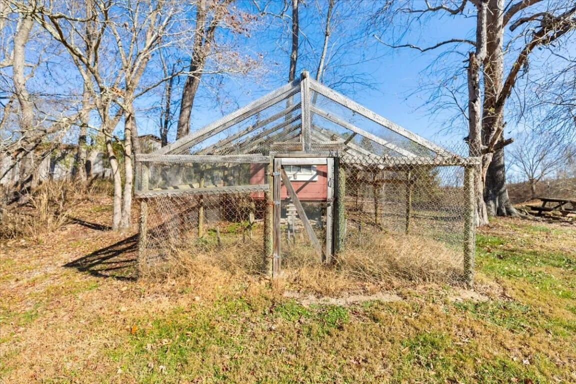 290 Crickett LN - Photo 59