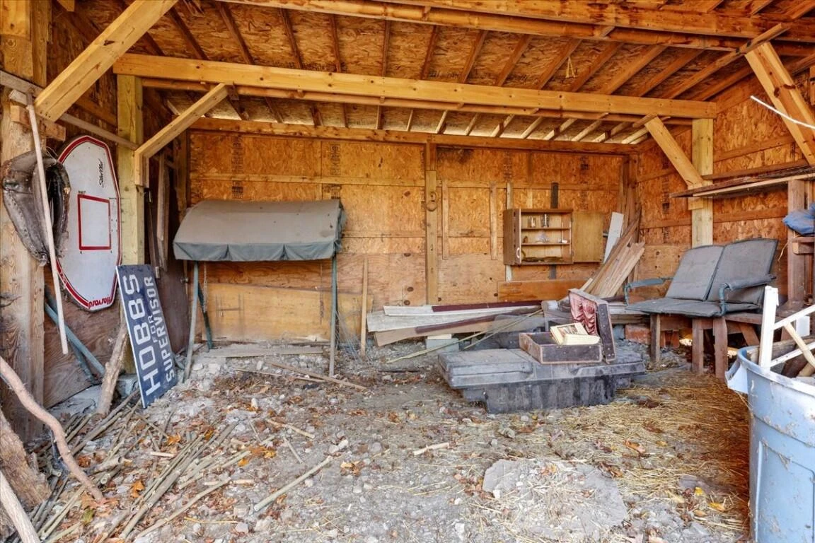 290 Crickett LN - Photo 62
