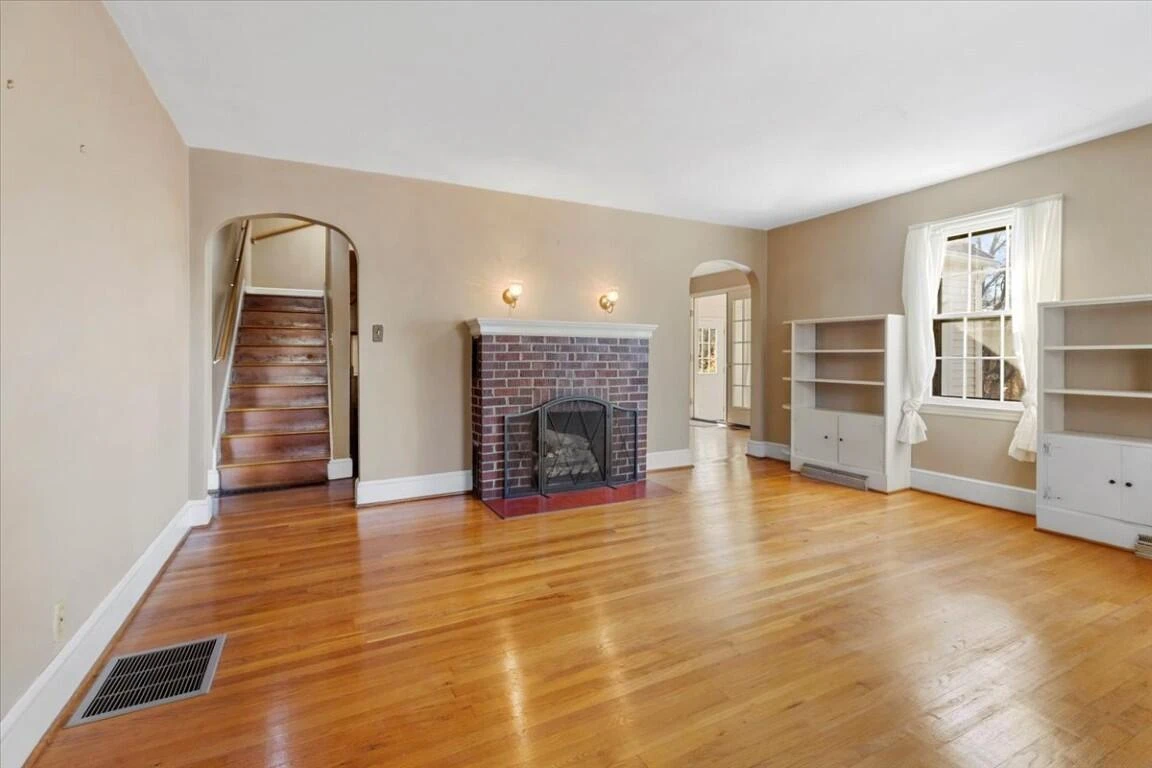 290 Crickett LN - Photo 10