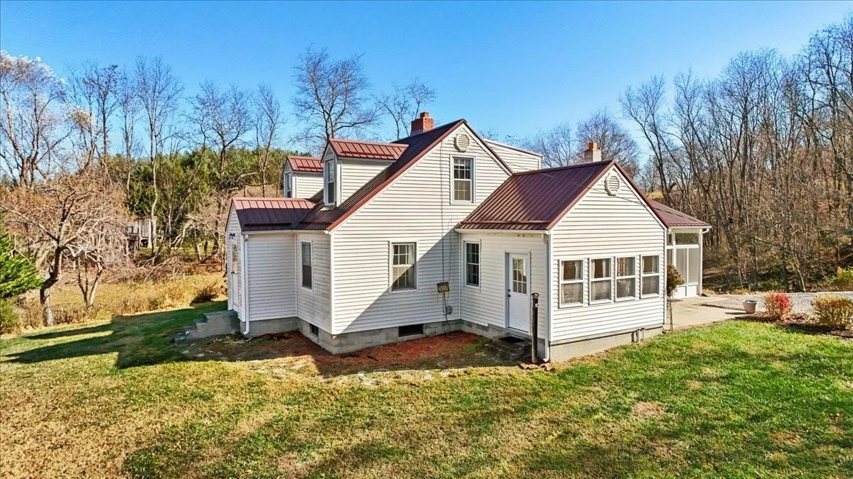290 Crickett LN - Photo 64