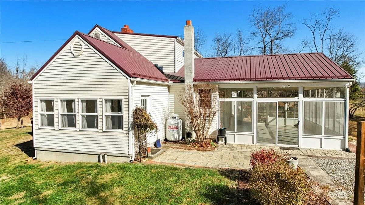 290 Crickett LN - Photo 65