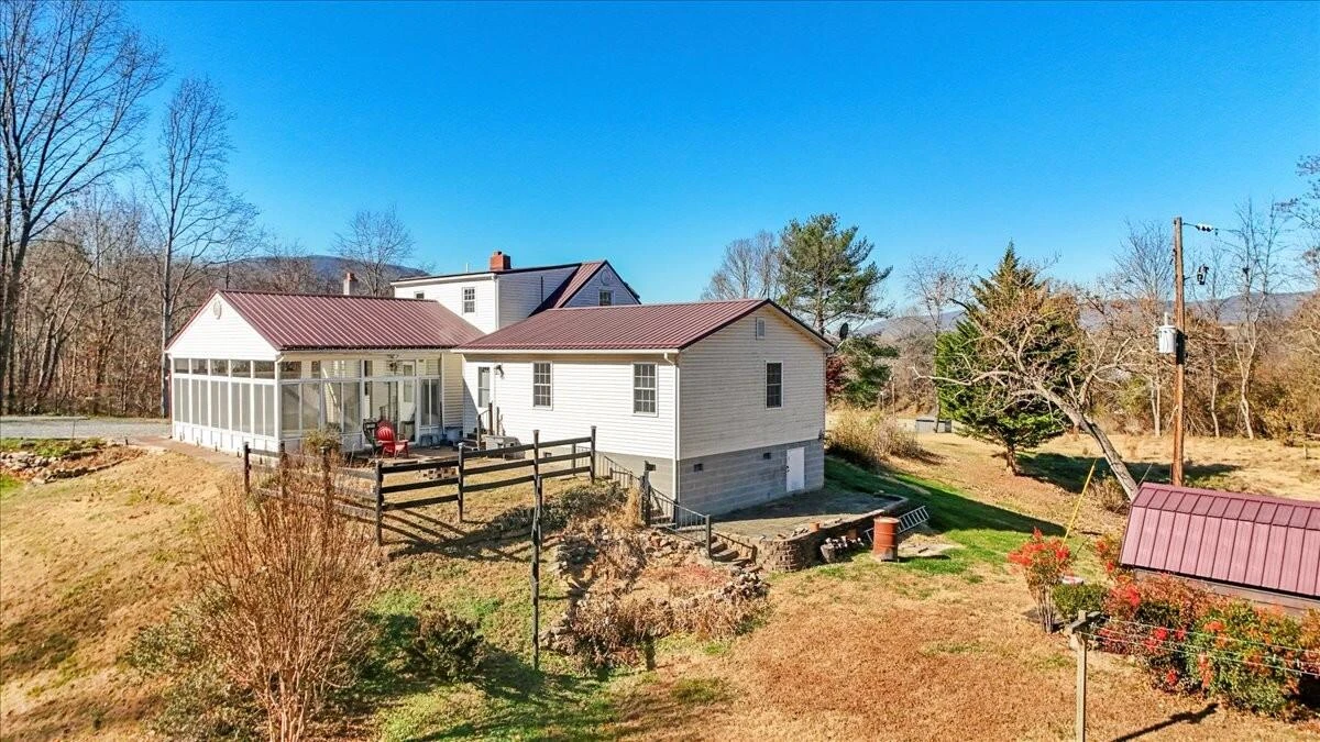 290 Crickett LN - Photo 70