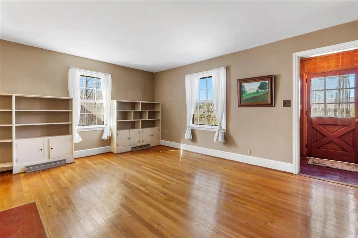 290 Crickett LN - Photo 11