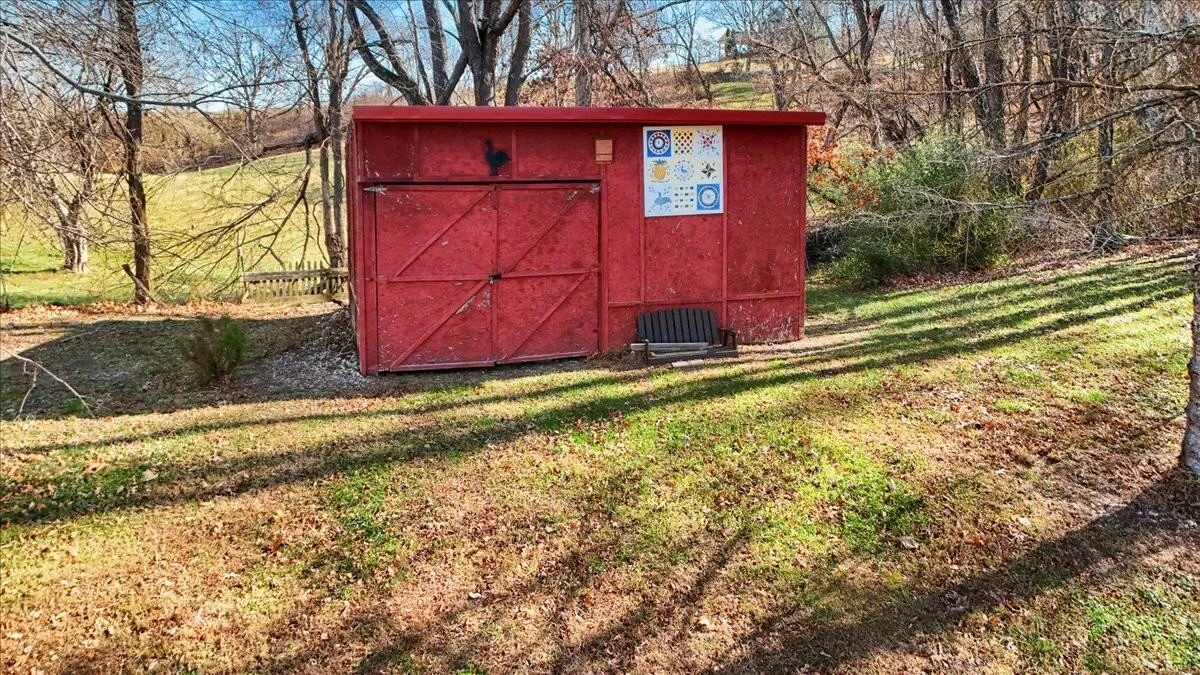 290 Crickett LN - Photo 77