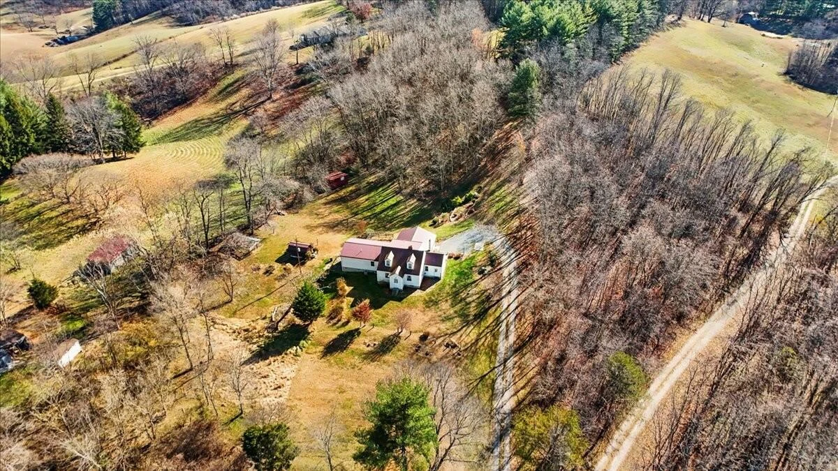 290 Crickett LN - Photo 83