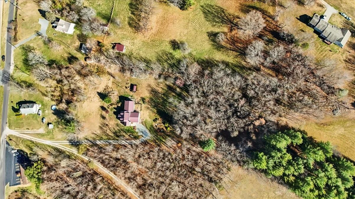 290 Crickett LN - Photo 85