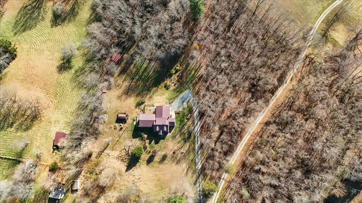 290 Crickett LN - Photo 88