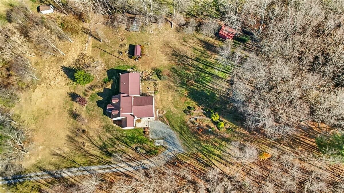 290 Crickett LN - Photo 89