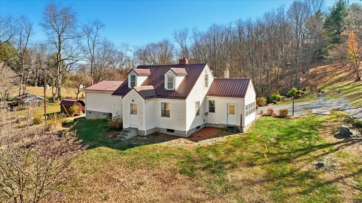 290 Crickett LN - Photo 91