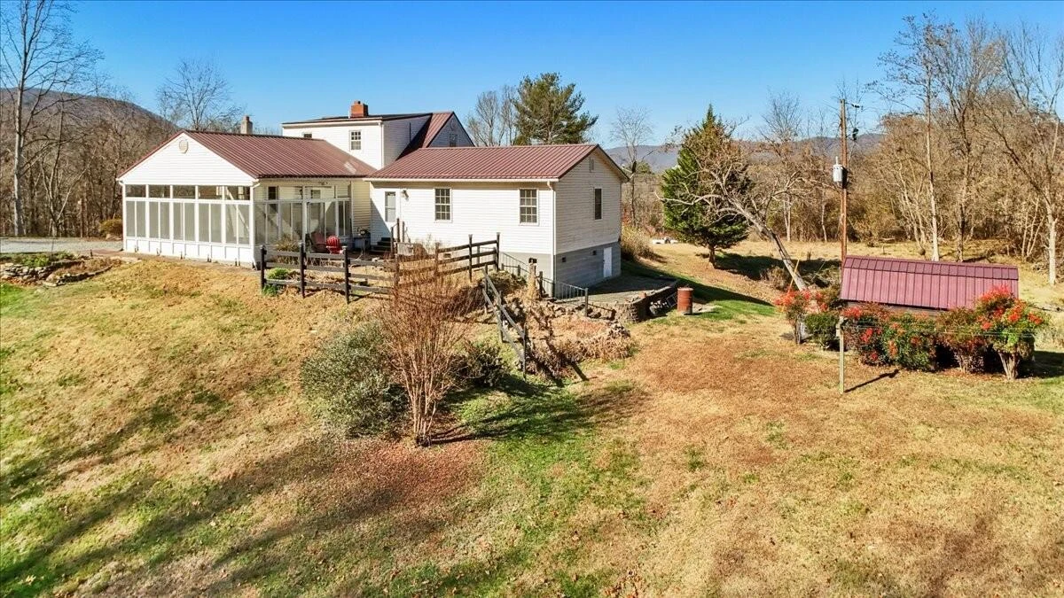 290 Crickett LN - Photo 95