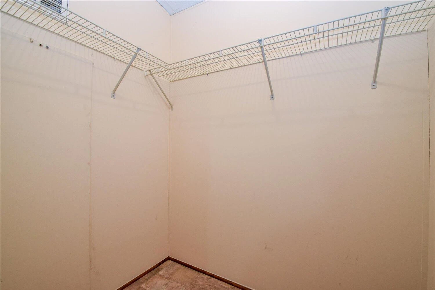 1214 Evelyn DR - Photo 14